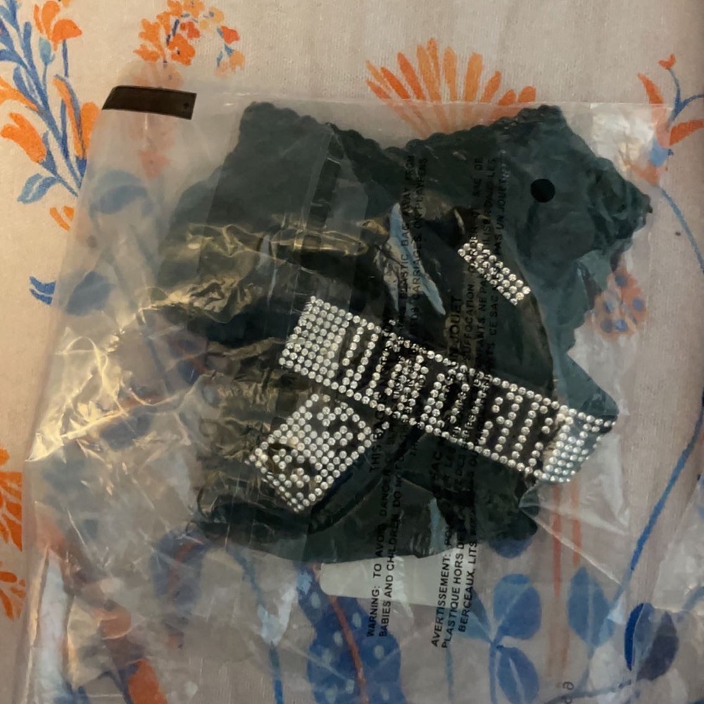 NWT+Sealed Victoria’s Secret Shine-Strap Thong